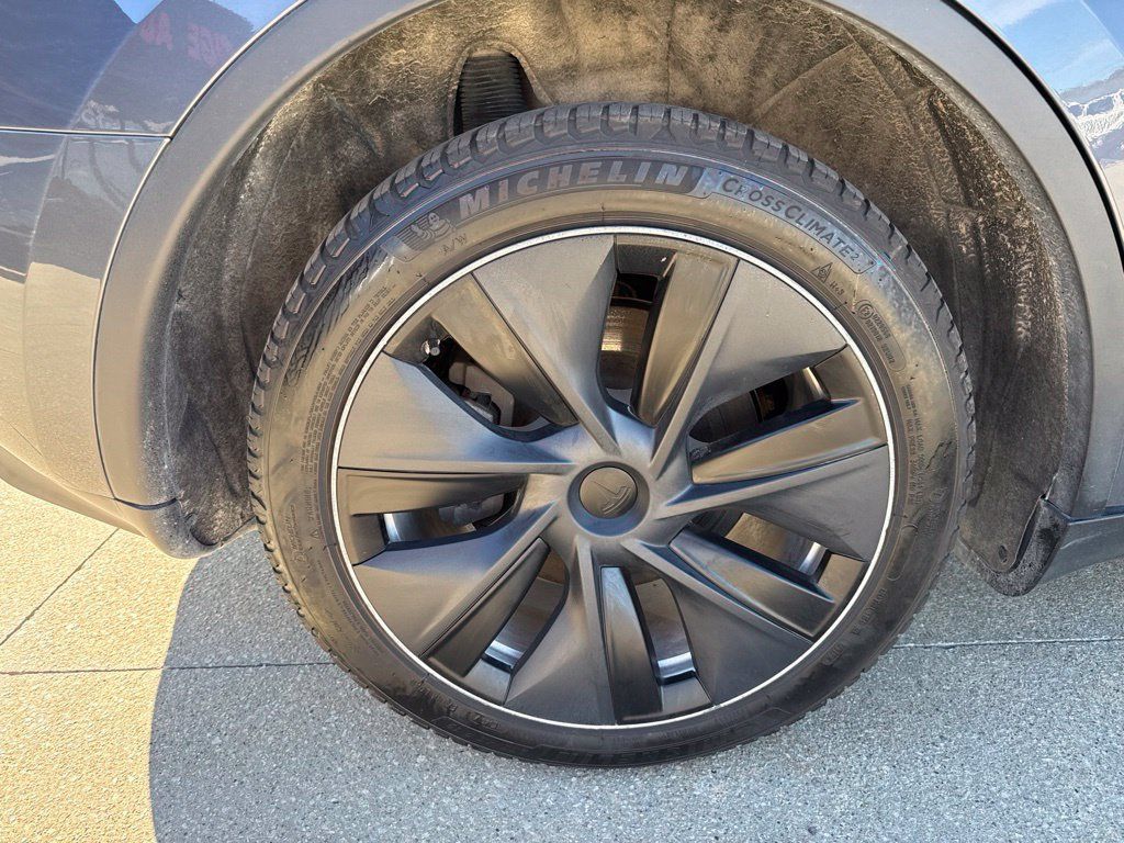 Used 2023 Tesla Model Y Long Range AWD/4WD image 51