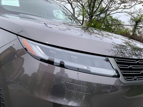 Certified 2025 Land Rover Range Rover Sport SE AWD/4WD image 27