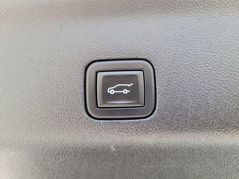 Certified 2023 Chevrolet Suburban Premier image 14