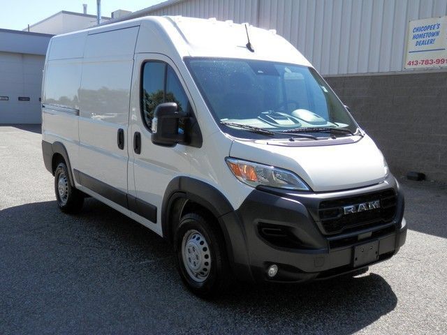 Used 2025 RAM ProMaster 2500 w/ Convenience Group FWD image 2
