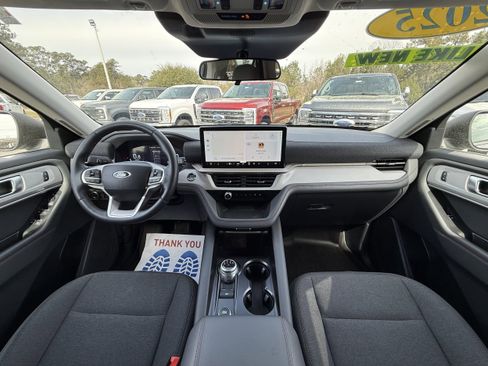 Used 2025 Ford Explorer Active image 11