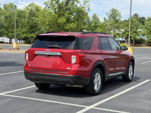 Used 2020 Ford Explorer XLT w/ Comfort Package AWD/4WD image 7