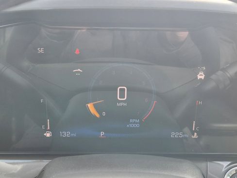 New 2026 Chevrolet Trax ACTIV w/ Sunroof Package FWD image 7