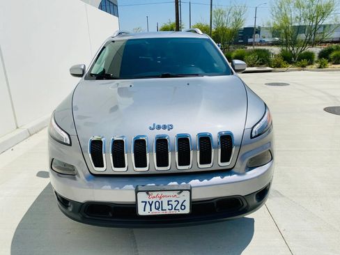Used 2017 Jeep Cherokee Latitude FWD image 15