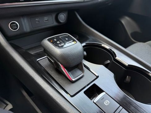 Certified 2022 Nissan Rogue SV image 23