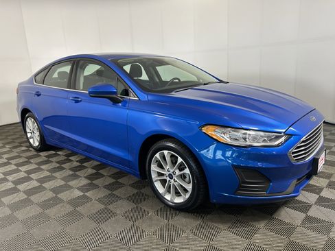 Used 2020 Ford Fusion SE FWD image 4