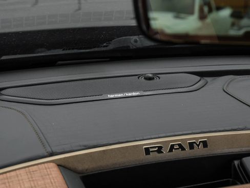 Used 2022 RAM 3500 Limited AWD/4WD image 40
