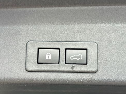 Used 2023 Subaru Ascent Limited w/ Technology Package image 35