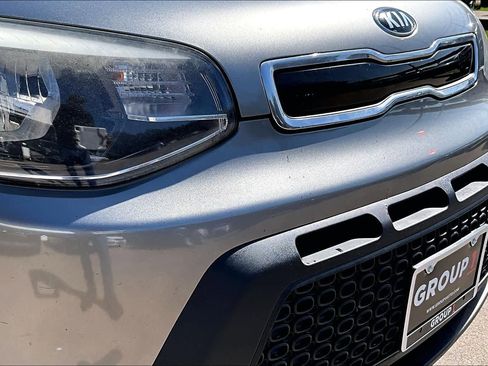 Used 2015 Kia Soul + image 28