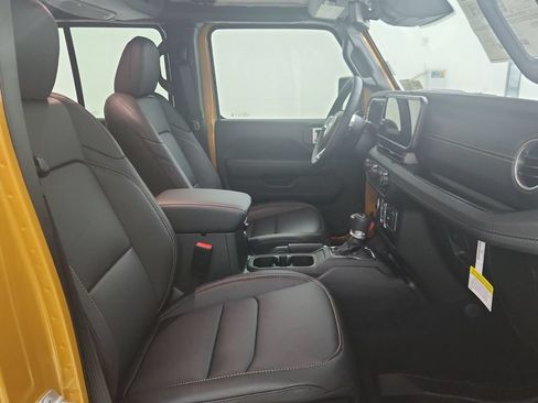 New 2026 Jeep Wrangler Unlimited Sahara AWD/4WD image 31