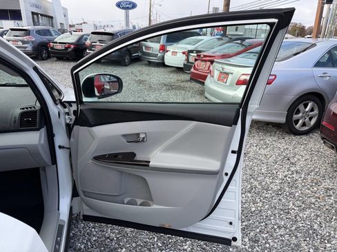 Used 2010 Toyota Venza image 13