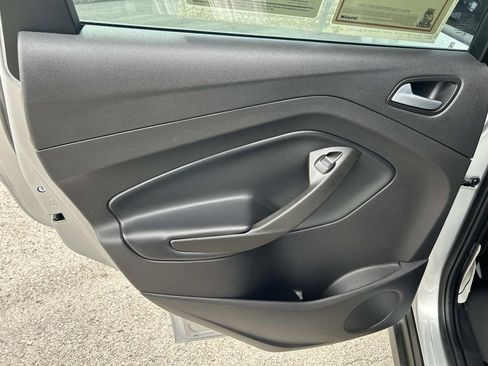 Used 2017 Ford C-MAX Energi SE w/ Equipment Group 401A image 21