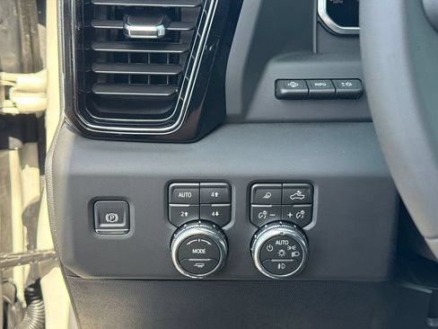 New 2026 GMC Sierra 2500 AT4 w/ AT4 Premium Plus Package AWD/4WD image 20