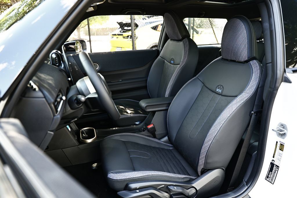 New 2026 MINI Cooper 2-Door Hardtop FWD image 20