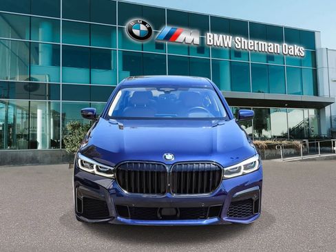 Used 2022 BMW M760i xDrive AWD/4WD image 2