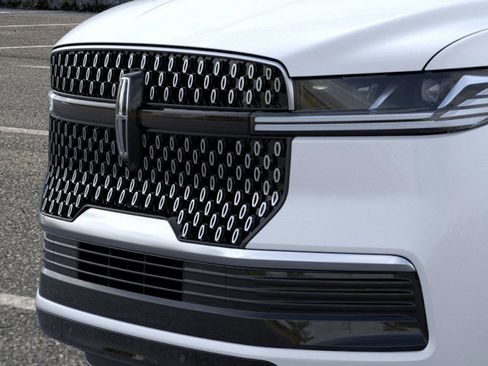 New 2025 Lincoln Navigator Reserve image 17