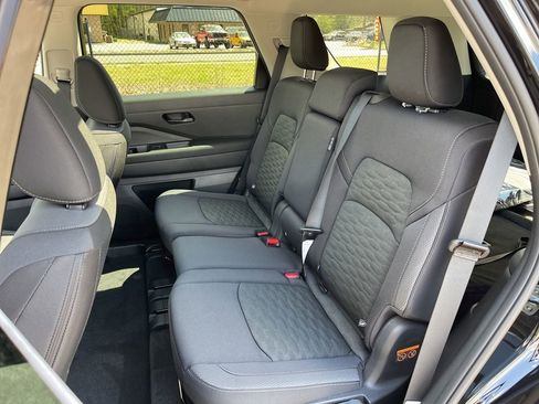 New 2026 Nissan Pathfinder SV w/ SV Premium Package image 19