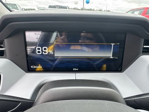 New 2027 Chevrolet Bolt RS w/ Technology Package FWD image 28