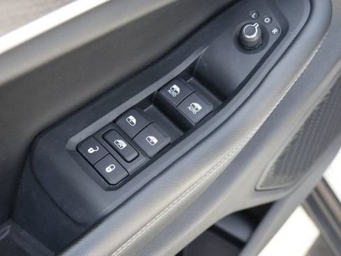 Used 2023 Jeep Grand Cherokee Limited AWD/4WD image 15