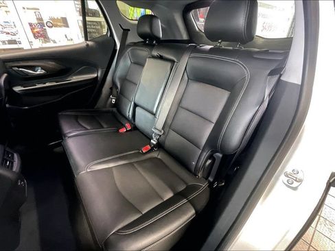 Used 2024 GMC Terrain SLT AWD/4WD image 14