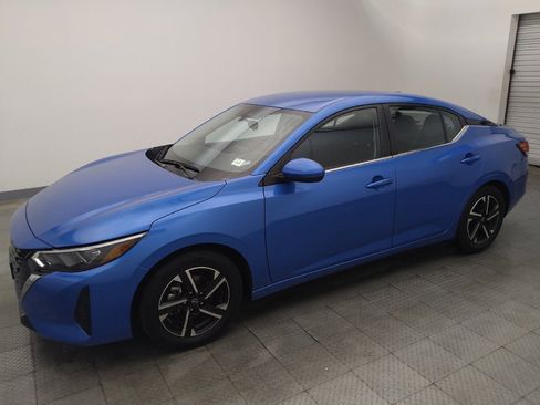 Used 2025 Nissan Sentra SV FWD image 2