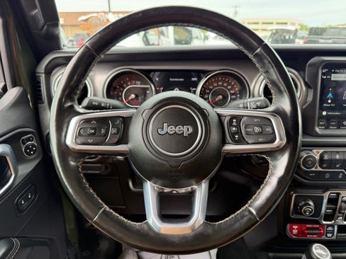 Used 2021 Jeep Gladiator Rubicon w/ Dual Top Group AWD/4WD image 19