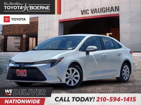 Certified 2025 Toyota Corolla LE FWD image 1
