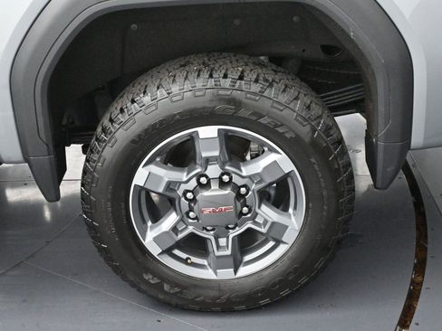 Used 2025 GMC Sierra 2500 SLT w/ SLT Premium Package image 38