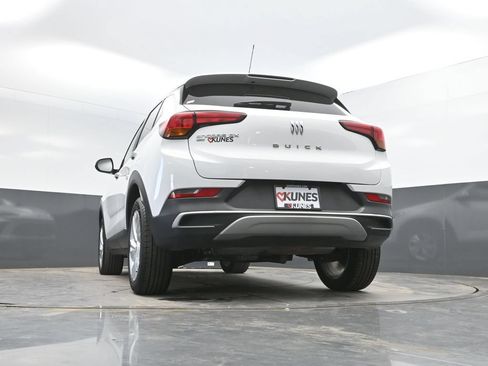 Used 2025 Buick Encore GX Preferred AWD/4WD image 39