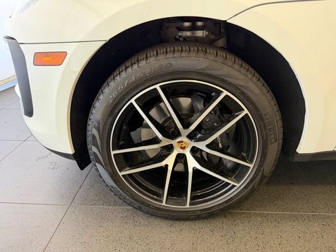 Certified 2026 Porsche Macan AWD/4WD image 10