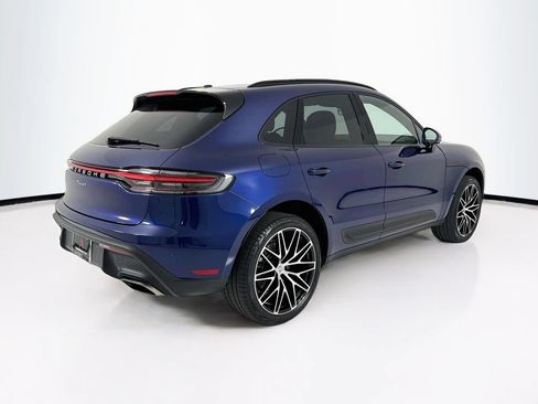 Certified 2025 Porsche Macan AWD/4WD image 9