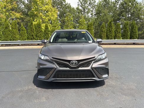 Used 2023 Toyota Camry SE w/ Convenience Package FWD image 10