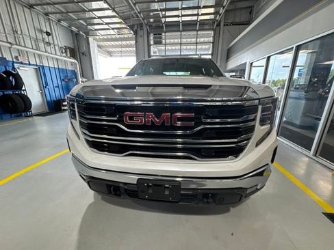 Used 2023 GMC Sierra 1500 SLT w/ SLT Premium Package AWD/4WD image 2