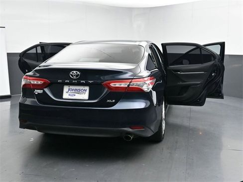 Used 2018 Toyota Camry L image 35