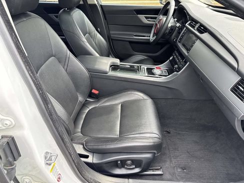 Used 2016 Jaguar XF Prestige AWD/4WD image 7