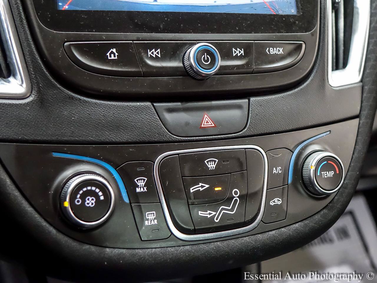 Used 2017 Chevrolet Malibu LT FWD image 22