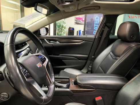 Used 2018 Cadillac XTS Luxury image 8