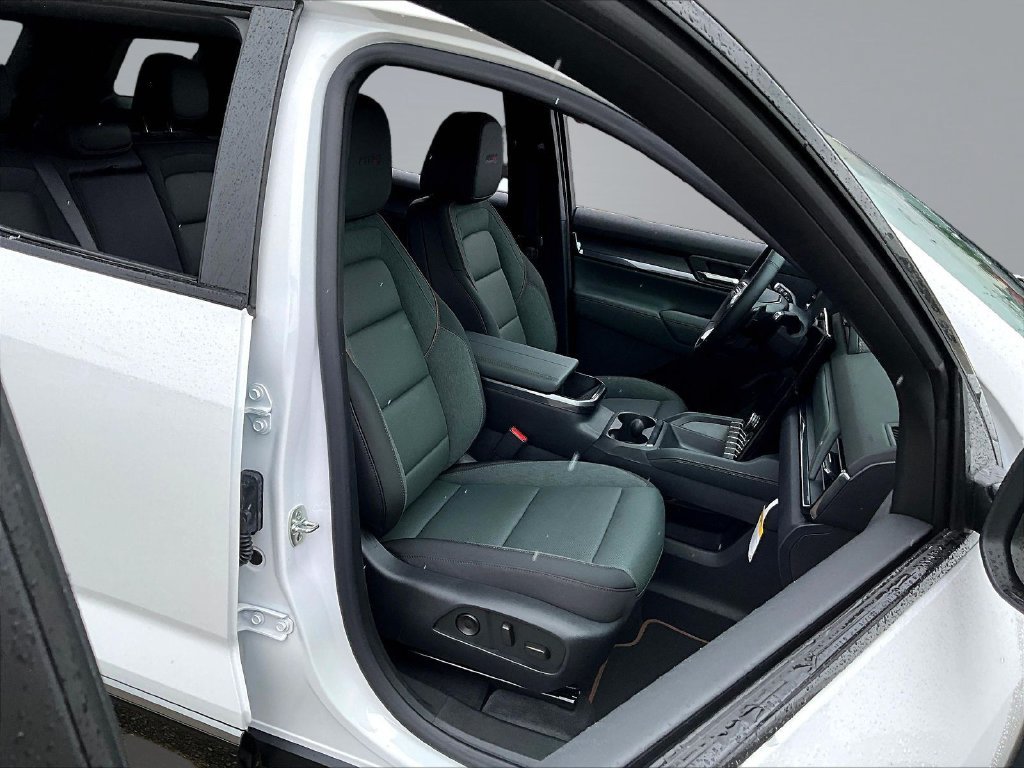 New 2027 GMC Terrain AT4 w/ Convenience Package III AWD/4WD image 11
