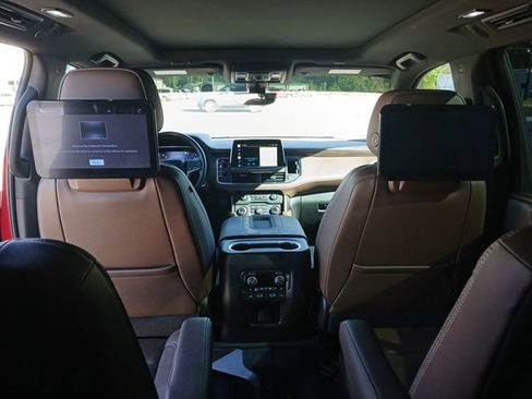 Used 2022 Chevrolet Suburban High Country image 46