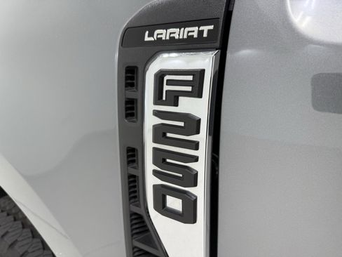 Used 2024 Ford F250 Lariat image 11