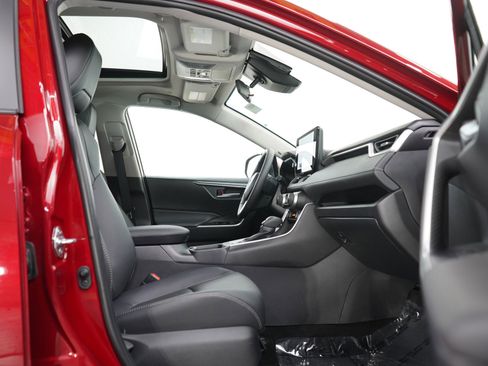 Used 2025 Toyota RAV4 XLE Premium w/ Weather Package AWD/4WD image 11