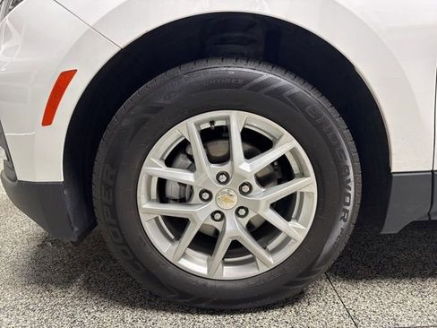 Used 2023 Chevrolet Equinox LS image 3