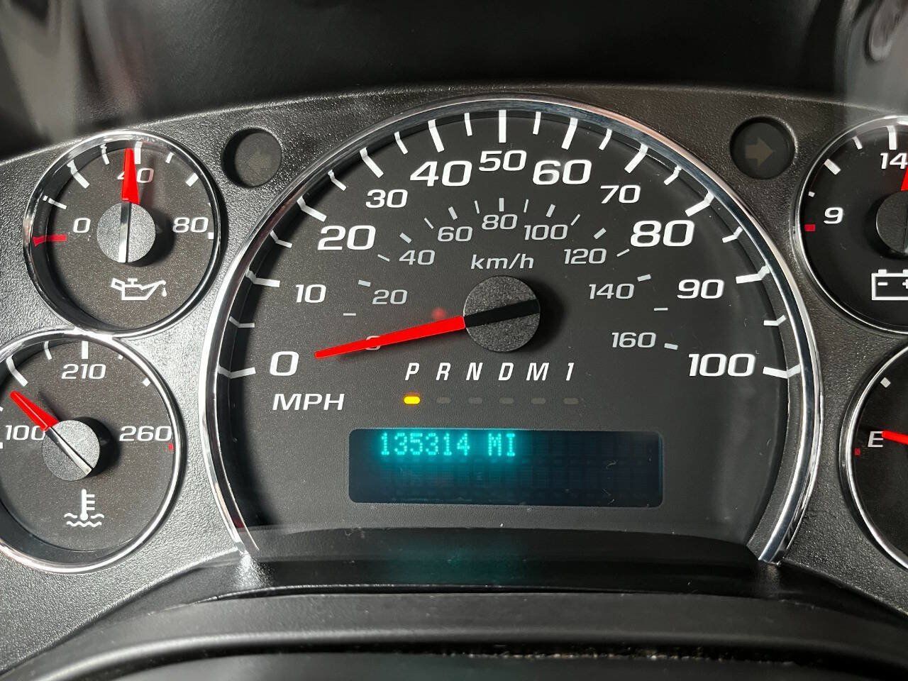 Used 2017 Chevrolet Express 2500 RWD image 11