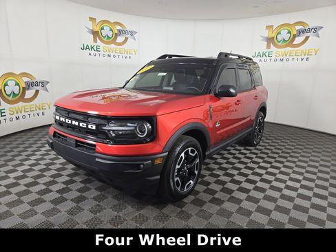 Used 2024 Ford Bronco Sport Outer Banks w/ Tech Package AWD/4WD image 3