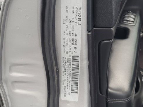 Used 2018 Jeep Grand Cherokee Laredo RWD image 33