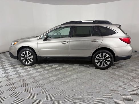 Used 2016 Subaru Outback 2.5i Limited AWD/4WD image 4