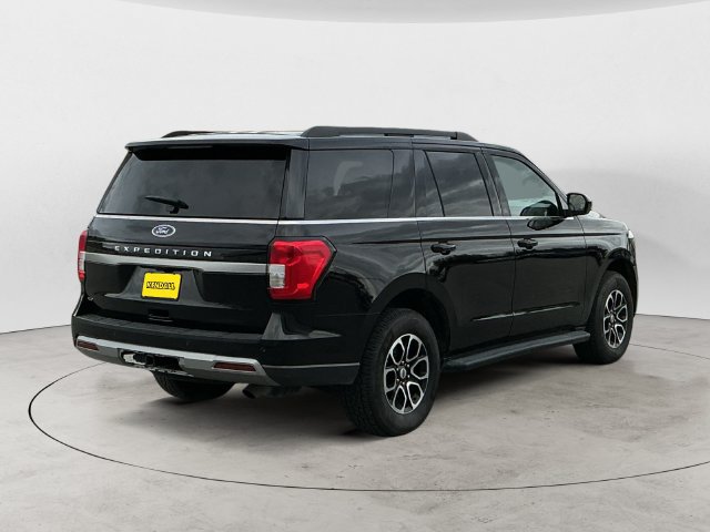 Used 2024 Ford Expedition XLT AWD/4WD image 5
