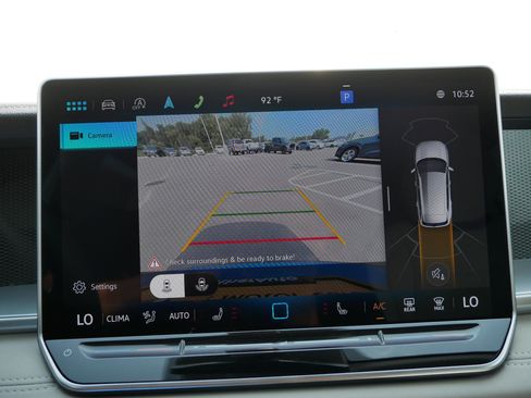 Certified 2025 Volkswagen Tiguan SE AWD/4WD image 15
