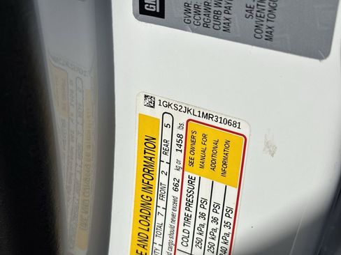 Used 2021 GMC Yukon XL Denali w/ Denali Premium Package image 34