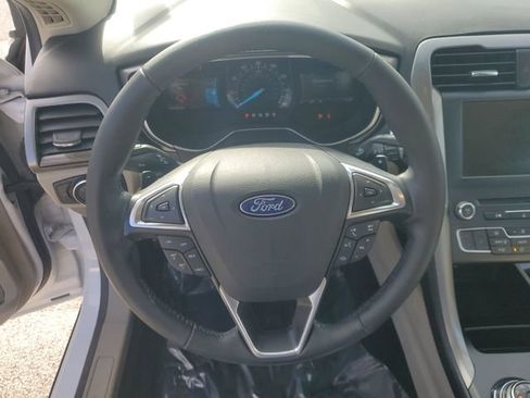 Certified 2018 Ford Fusion SE w/ Fusion SE Technology Package image 20